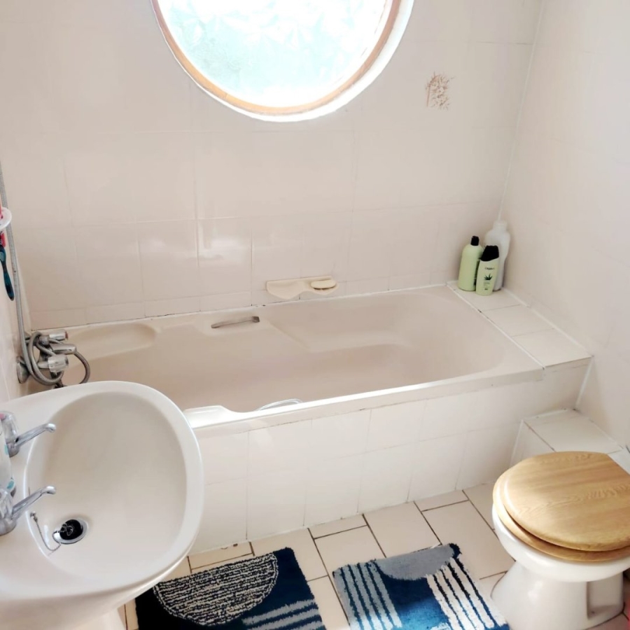 3 Bedroom Property for Sale in Summerpride Eastern Cape